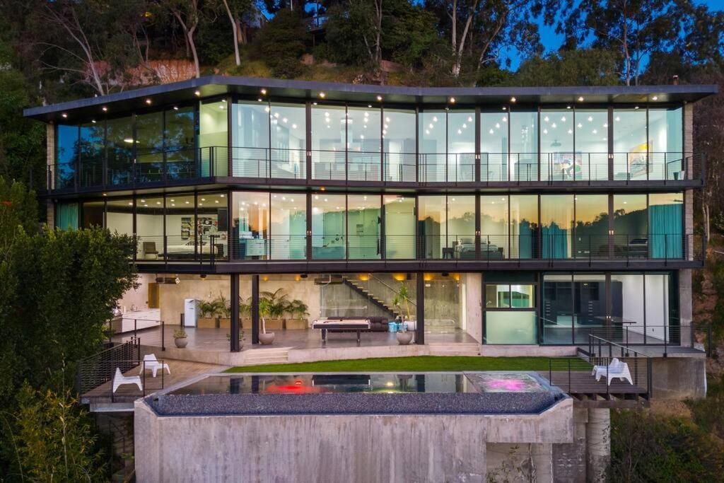Luxurious Glass Mansion With Pool, Jacuzzi, Sauna Villa *